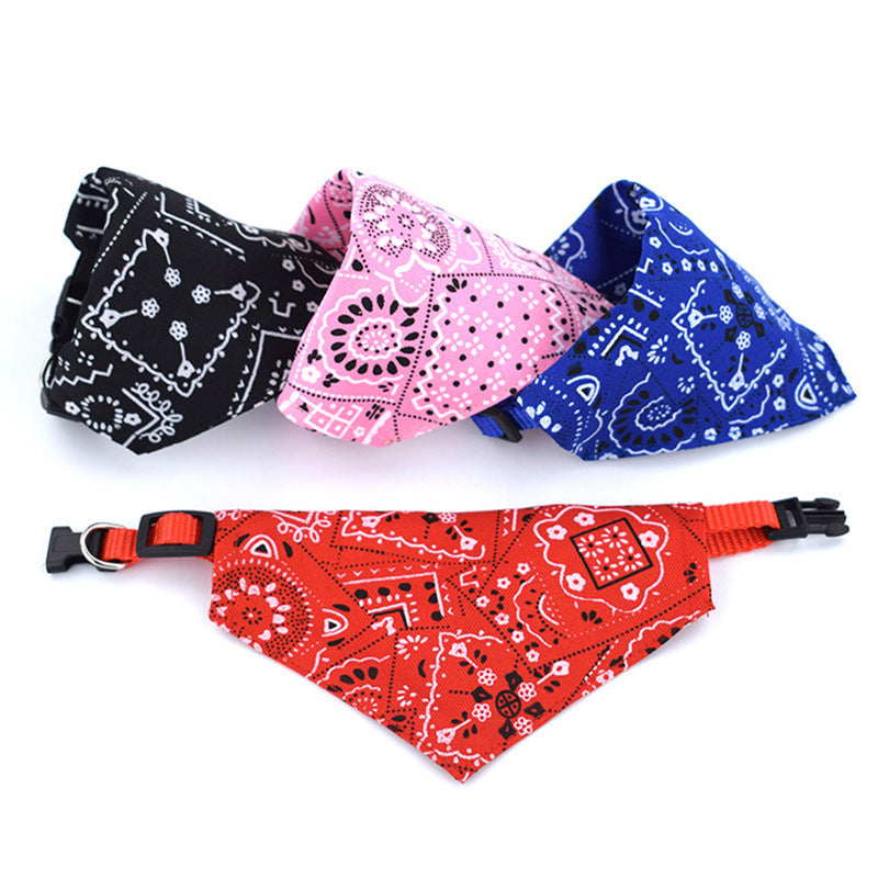 Collar con Pañuelo Triangular Retráctil para Mascotas
