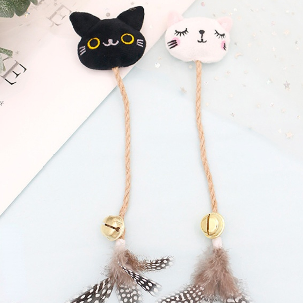 Juguete Gracioso para Gatos con Pluma, Campana y Cuerda de Cáñamo
